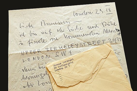Ein Brief, doppelseitig beschrieben, Absender ist Thomas Bernhard